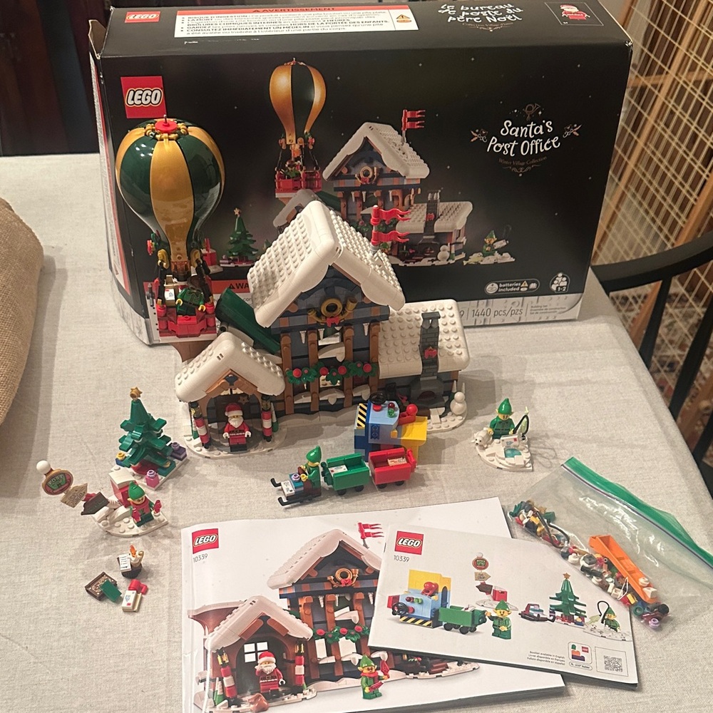 LEGO Santa's Post Office Set (10339)